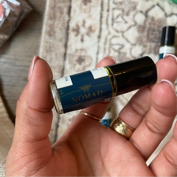 Nomad Botanicals Essential Oil - Galaxy - Picture 3 of 4